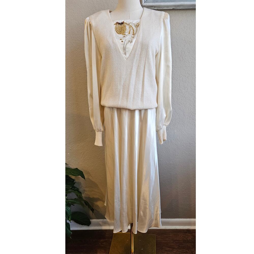 VTG Anthony Sicari Women's‎ 2 Pc Elegant Beaded Sweater & Satin Skirt Set Size 6